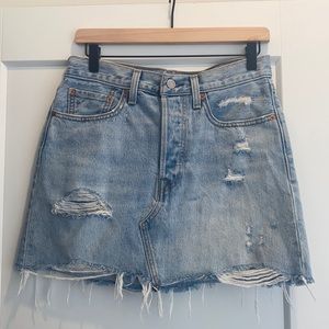 Levi’s Distressed Denim Buttonfly Skirt (Size: 27)